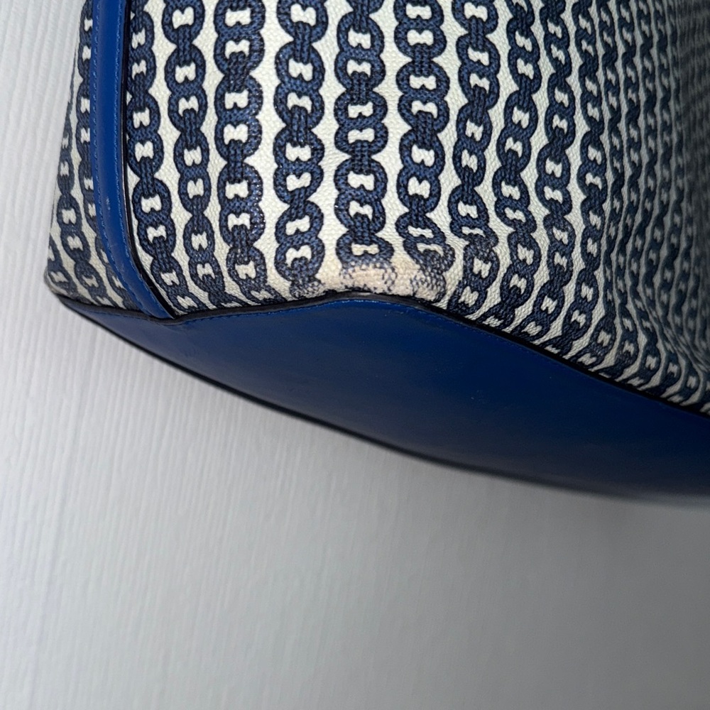 Tory Burch Gemini Link Tote Navy, Royal Blue, and White Geometric Shoulder Bag - Picture 16 of 17